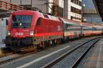 ÖBB 1116 079 catches the last Sun rays whilst entering Kufstein on 3 April 2017.