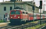 On 24 May 2002 ÖBB 1142 542 quits Wien-Hütteldorf.
