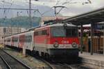 On 29 May 2009 ÖBB 1142 671 calls at Salzburg Hbf.