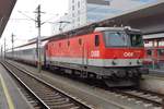 ÖBB 1144 033 stands in Linz Hbf on 30 December 2016.