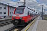 ÖBB electric multiple unit 4745 156-0, standing on a bay platform at Klagenfurt station.