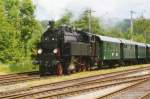77.28 with a steam shuttle to Ampflwang stands ready for departure in Timelkamm on 31 May 2009.