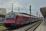 With the control car leading, the Railjet leaves Linz station, pushed by locomotive 1116 248.