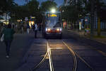Vienna Lines: Wagon 663 at Schottenrig Station in Vienna.