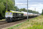 The Railtraxx 233001-1 with a gas tank train to the port of Antwerp.  EMD JT42CWR (class 66) build in 2001 with construction N�20008254-9. Line 27A at Antwerp Airport. 27-07-2026