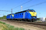 The 6295 together with the 6331 coming from the maintenance depot in the port of Antwerp. BN Brugge HLD 62 build in 1966 with construction N� 212 195.  NMBS Class 62: between 1961 and 1966 136 of these diesel locomotives were build by BN Brugge. Numb ...