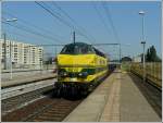 HLD 6292 is heading a goods train in Antwerpen - Luchtbal on June 23rd, 2010.