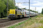 The NMBS 7734 with a M5 double deck train to Antwerpen-Berchem station. NMBS Class 77: between 1999 and 2005  170 of these diesel locomotives were build by Siemens-Vossloh. Numbers: 7701 to 7870.  Max speed: 100km/h. Power: 1150kW.  110 are in servic ...