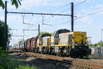 The Lineas 7837 double traction with the 7812  for this heavy steel and gas train out of the port of Antwerp. NMBS Class 77: between 1999 and 2005  170 of these diesel locomotives were build by Siemens-Vossloh. Numbers: 7701 to 7870.  Max speed: 100k ...