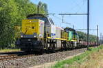 Die Lineas 7854 und 7847 Doppeltraktion für den NMLK Clabecq Stahlplatten-Shuttle von Clabecq zum Hafen von Antwerpen. Siemens-Vossloh NMBS Serie 77-78, Baujahr 2004 mit Bau-Nr. 1001280. NMBS Klasse 77: Zwischen 1999 und 2005 wurden 170 dieser Diesellokomotiven von Siemens-Vossloh gebaut. Nummern: 7701 bis 7870. Höchstgeschwindigkeit: 100 km/h. Leistung: 1150 kW. 110 sind bei Lineas im Einsatz, 37 bei der NMBS, 23 bei Infrabel, BLS Cargo Nord besitzt 3, Certus Rail hat 3 im Einsatz. Strecke 27A am Flughafen Antwerpen. 13-08-2026