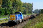 The Infrabel 7802 on route with a short train of old concrete track sleepers. Siemens-Vossloh NMBS serie 77-78 build in 2003 with construction N� 1001228. NMBS Class 77: between 1999 and 2005  170 of these diesel locomotives were build by Siemens-Vossloh. Numbers: 7701 to 7870.  Max speed: 100km/h. Power: 1150kW.  110 are in service at Lineas, 37 are in service at the NMBS, 23 are in service at Infrabel, BLS Cargo Nord have 3, Certus Rail have 3 in service.  Line 27A at Antwerp Airport. 29-09-2026 