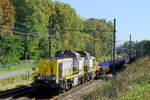 The Lineas 7715 double traction with the 7829 for NMLK Clabecq steel plate shuttle from Clabecq to the port of Antwerp. Siemens-Vossloh NMBS serie 77-78 build in 2000 with construction N� 1000932. NMBS Class 77: between 1999 and 2005  170 of these diesel locomotives were build by Siemens-Vossloh. Numbers: 7701 to 7870.  Max speed: 100km/h. Power: 1150kW.  110 are in service at Lineas, 37 are in service at the NMBS, 23 are in service at Infrabel, BLS Cargo Nord have 3, Certus Rail have 3 in service.  Line 27A at Antwerp Airport. 06-10-2026 