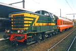 On the evening of 13 July 1999 shunter 8219 'ATLANTA' is active in Liége-Guillemins. 