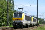 NMBS 1355 wraz z NMBS 1347 i NMBS 7742 w drodze do zajezdni serwisowej w porcie w Antwerpii.