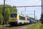 The Lineas 1341 double traction with the 1322 for this heavy Hupac train to the port of Antwerp.