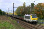 The Lineas 1307 on route out of the port of Antwerp. Bombardier Brugge NMBS serie 13 build in 1999 with construction N� 1322. NMBS Class 13: between 1997 and 2001  80 of these locomotives were build by Bombardier Brugge. Concept and parts from Alstom ...