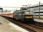 1602 with IC 419 Oostende-Kln Hbf at the railway station of Lige Guillemins on 25-10-1993.