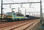 On 20 August 1998 NMBS 2113 hauls a freight through Antwerpen Schijnpoort.