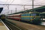 On 22 December 1996 NMBS 2334 calls at Gent Sint-Pieters.