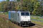 The Lineas 186 427 on route out of the port of Antwerp.
