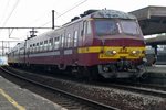 NMBS 818 calls at Antwerpen-Berchem on 21 September 2016.