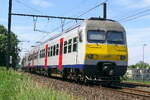 The NMBS 394 on route to Antwerpen-Berchem station. BN Brugge build in 1983, modernized in 2019. NMBS Class MS80-82 and 83 (MR80 / EMU80) : Between 1979 and 1985 140 of these EMU (Electric Multi Unit) were build by BN Brugge. Numbers: 301 to 440. Num ...