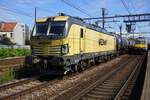 Medway 7 193 001 hauls a tank train through Antwerpen-Berchem on 1 July 2026.
