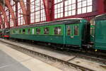 The NMBS 21015 K1 carriage on display at Antwerpen Centraal for 100 years of NMBS.NMBS type K1: A total of 503 of these carriages were build by 9 different companies between 1933 and 1935. Out of service: 1988-1989. Max speed: 80 to 120km/h, Weight: 43-48 ton, Length: 23,32m. Antwerpen Centraal 10-10-2026