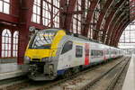 The NMBS 08074 as S34 from Antwerpen Centraal to Dendermonde at platform 6 level +1 at Antwerpen Centraal. NMBS Class MR08 (EMU08) Desiro ML : A total of 305 of these EMU (Electric Multi Unit) were build between 2011 and 2016. The first 105 by Siemen ...