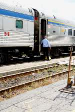 The conductor has to help the passengers with a step to come out fo the train. The service is only in the 1.class.  Brockville, 14.09.2010.