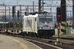 Metrans 386 013 leaves Praha-Liben on 17 September 2017.