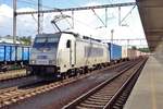 Metrans 386 015 passes through Bratislava-Petrzalka on 9 May 2018. 