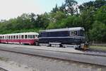 Stag Party gets hauled from Luzna u Rakovnika (most likely to Prague) by T435 003 on 10 June 2022.