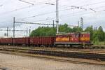 CD 742 107 shunts some freight wagons at Jihlava on 28 May 2025.
