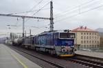 On 7 April 2017 UniPetrol 753 741 hauls an oil train through Decin hl.n.