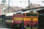 Single-coach train is hauled out of Brno hl.n. by 754 046 on 22 May 2008.