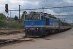 CD Glasses 754 048 calls at Jihlava with a Rychlyk from Brno hl.n. on 29 May 20-25. At Jihlava, the Diesel will be swaped for an electric loco for the leap to Ceske Budejovice and mostly, this electric is a Class 362 -the hey days of Class 242 in poassenger service in the Czech Republic are sadly over.