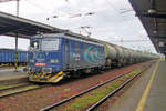 UniPetrol 121 073 hauls a petrol train through Ostrava hl.n.
