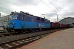 One of the rare freights passing through Praha hl.n. -the busiest railway station in Czechia- is seen on 23 February 2020, being hauled by 130 016.