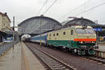 Retro 151 023 ends her journey from Zilina and Hranice nad Morave at Praha hl.n.