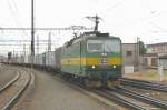 CD 163 015 leaves Praha-Liben yard on 13 May 2012 and passes through the passenger station, one of the few LIben-bound freights to do so, since most of the many freights to Praha-Liben yard change direction there, leaving the trainspotter on the station alone...