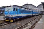 CD 163 068 hauls double-deck stock at Praha hl.n. on 2 January 2017.