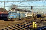 CD Cargo 230 095 hauls an oil train through Bratislava hl.st.