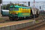 PSZ 242 282 hauls a cereals train through Bratislava hl.st. on 2 June 2015.