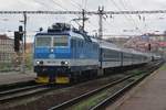 CD 362 125 speeds through Praha-Vrsovice on 6 April 2017.