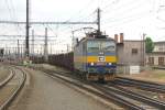 CD 363 045 leaves Praha-Liben with a Kolin-bound freight, 13 May 2012.