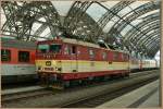 CD 371 005 in Dresden Main Station.