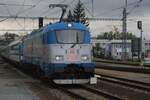 CD 380 009 hauls an IC to Ceske Budejovice through Benesov u Prahy and gets photographed from the platform by at least ten train fans, viewing the preparations for STEAM56 -and of course catching the still regular traffic at that. Since Ceske Drahy has plans to discard themselves of Class 380, these pictures might acclaim a certain historic worth on their own in a few years time.