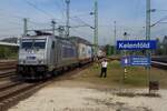 On 10 September 2018 Metrans 386 005 speeds through Kelenföld and gets photographed from the station's platform.
