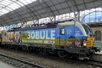 Regiojet 193 227 advertises a TV series 'BOBULE' in Praha jhl.n.